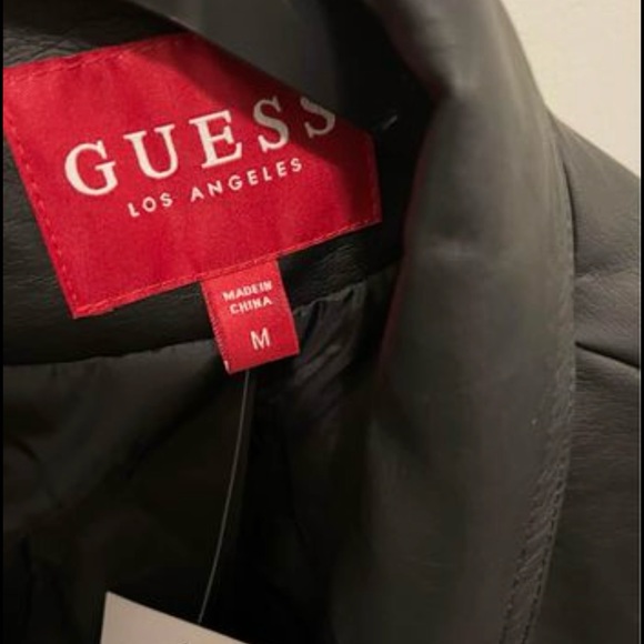 ❌❌SOLD❌❌ Guess leather black jacket - Picture 3 of 5